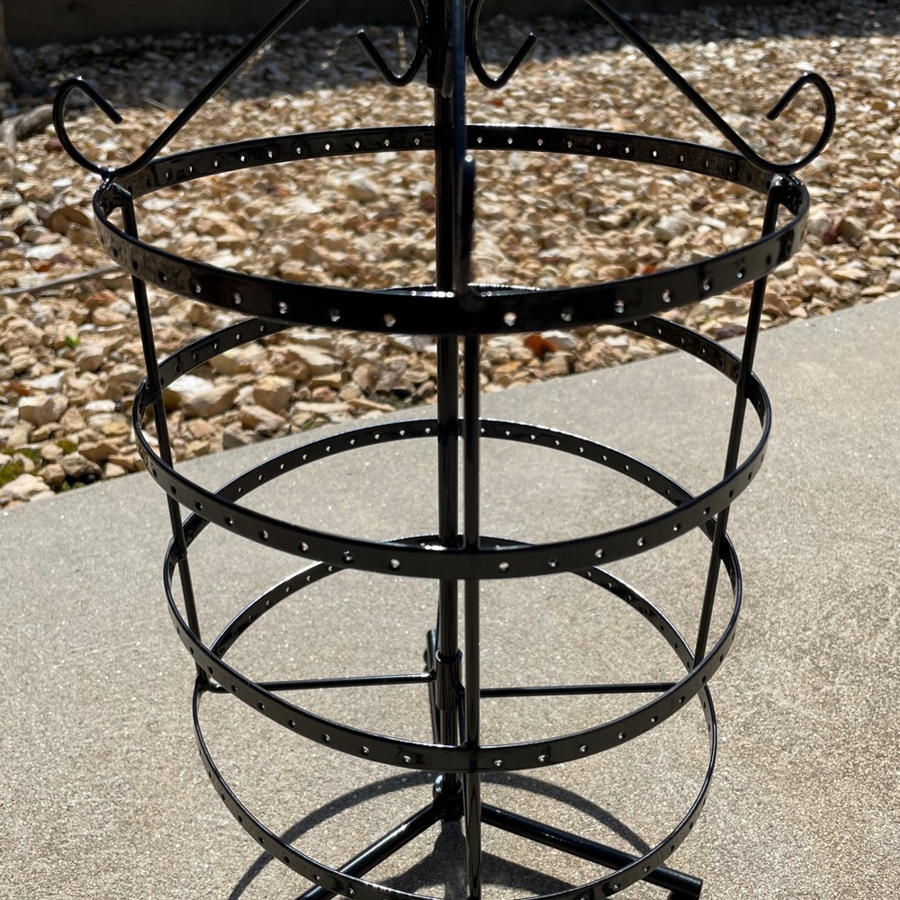 Earring stand holds 96 pairs of earrings